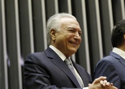 Ao se despedir de ministros, presidente diz que sentirá falta do 'Fora Temer'