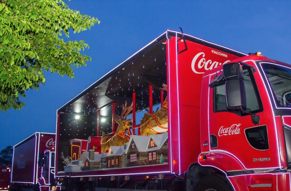 GACC-AM recebe visita da Caravana de Natal da Coca-Cola