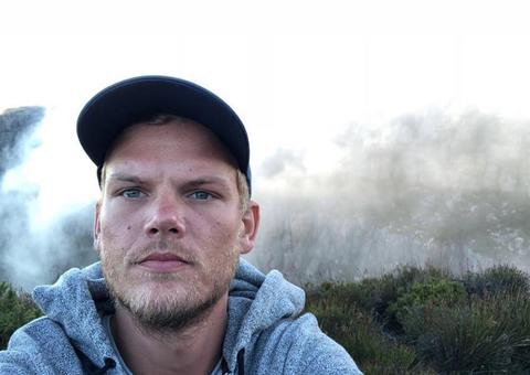 Pais de Avicii vão receber herança de R$ 99 milhões após morte do DJ