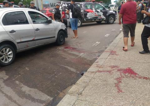Após roubar carro, assaltantes morrem em troca de tiros com a polícia em Manaus 