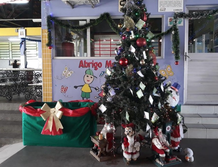 Seja o Papai Noel: Campanha do Abrigo Moacyr Alves 'Adote um acolhido' encerra amanhã