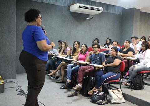 Prefeitura convoca 400 bolsistas para auxílio no atendimento às vítimas do incêndio no Educandos