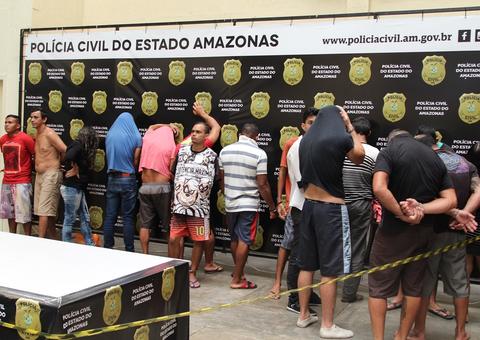 Polícia prende 25 pessoas durante a operação 'Ceia Segura' em Manaus