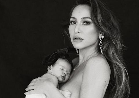 Sabrina Sato mostra o rostinho da filha Zoe pela 1ª vez