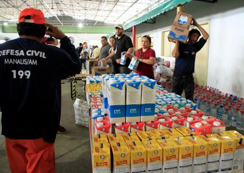 Entrega de doações às vítimas de incêndio no Educandos é intensificada