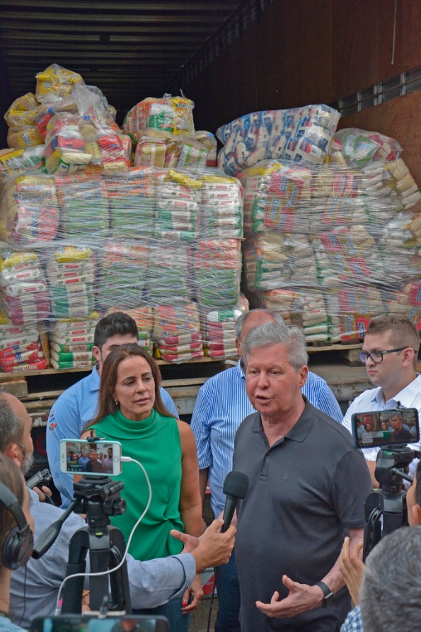 Doações às vítimas de incêndio no Educandos chegam a 100 toneladas