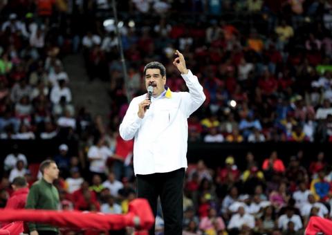 Maduro diz que Venezuela 'não terá Bolsonaro' e desafia Mourão