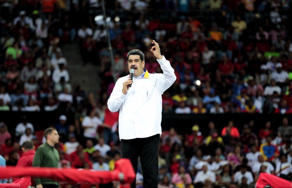 Maduro diz que Venezuela 'não terá Bolsonaro' e desafia Mourão