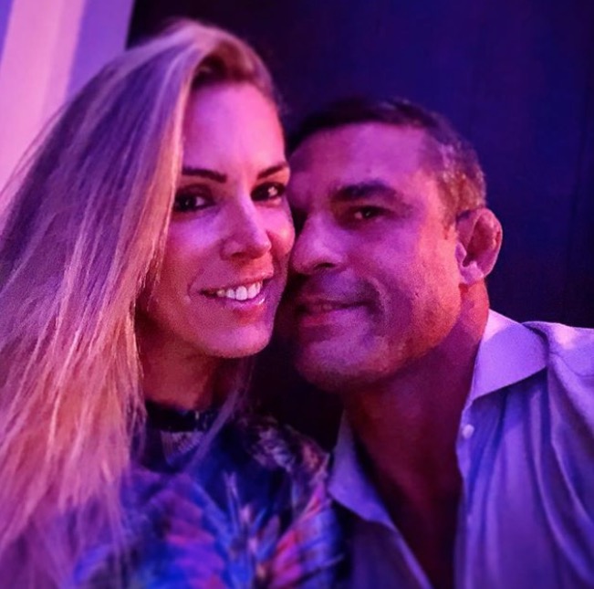Vitor Belfort e Joana Prado comemoram 15 anos de casados