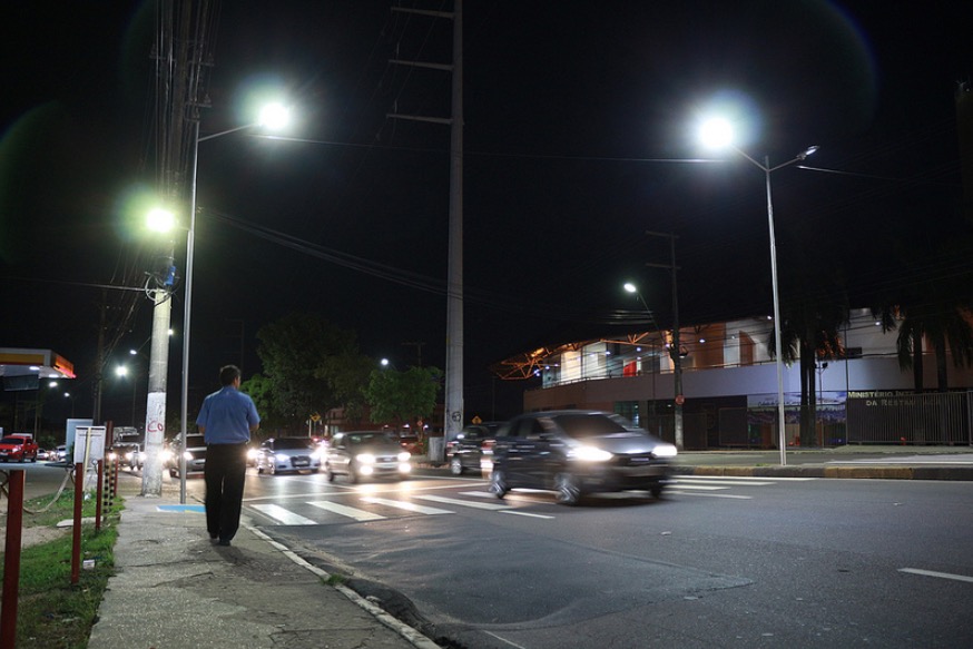 Manaus chega a 50 mil pontos de LED instalados