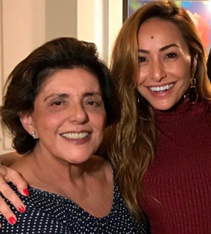 Leda Nagle corta Sabrina Sato de foto com neta e causa climão na família
