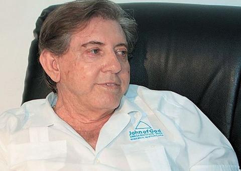 Juiz dá nova ordem de prisão contra João de Deus, por porte ilegal de arma