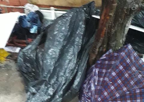 Corpo com perfurações de faca é encontrado em casa abandonada em Manaus 