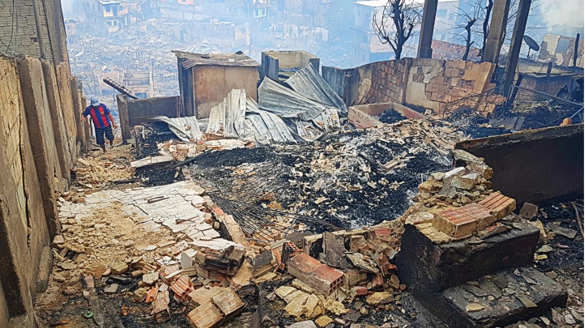 Empresa de aplicativo de transporte e taxistas realizam ações solidárias por vítimas do incêndio