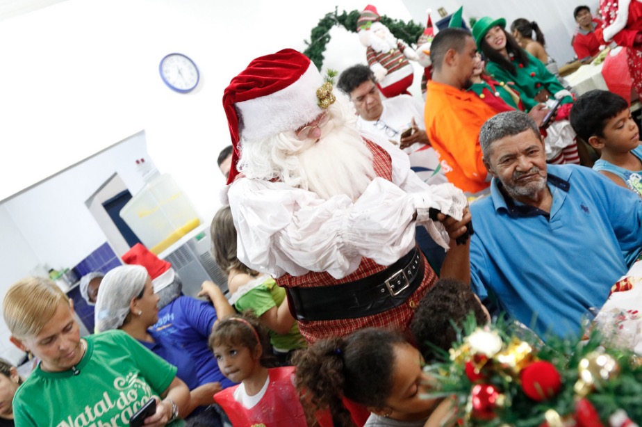 Natal do Abraço encerra ‘Almoços Solidários’ com distribuição de mil refeições