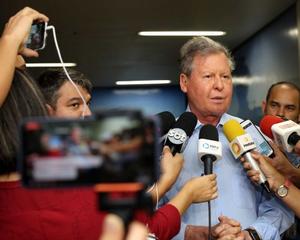 Arthur interfere, greve acaba, mas remédio é  extremo