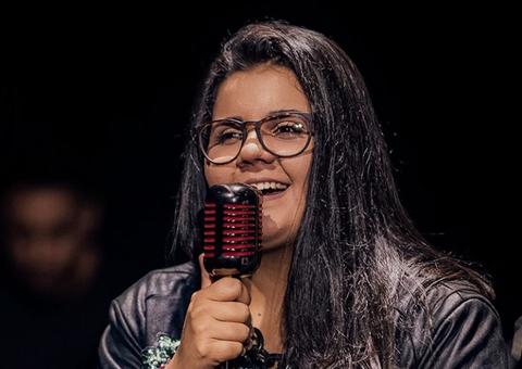 Ônibus da cantora Yasmin Santos sofre acidente grave em estrada e deixa mortos