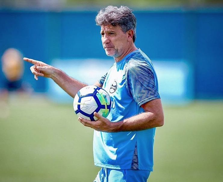 Renato Gaúcho: 'Com o elenco do Flamengo e mais dois ou três jogadores, eu ajeitava o time'