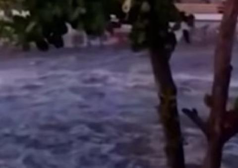 Tsunami deixa ao menos 222 mortos e mais de 800 feridos na Indonésia, segundo autoridades