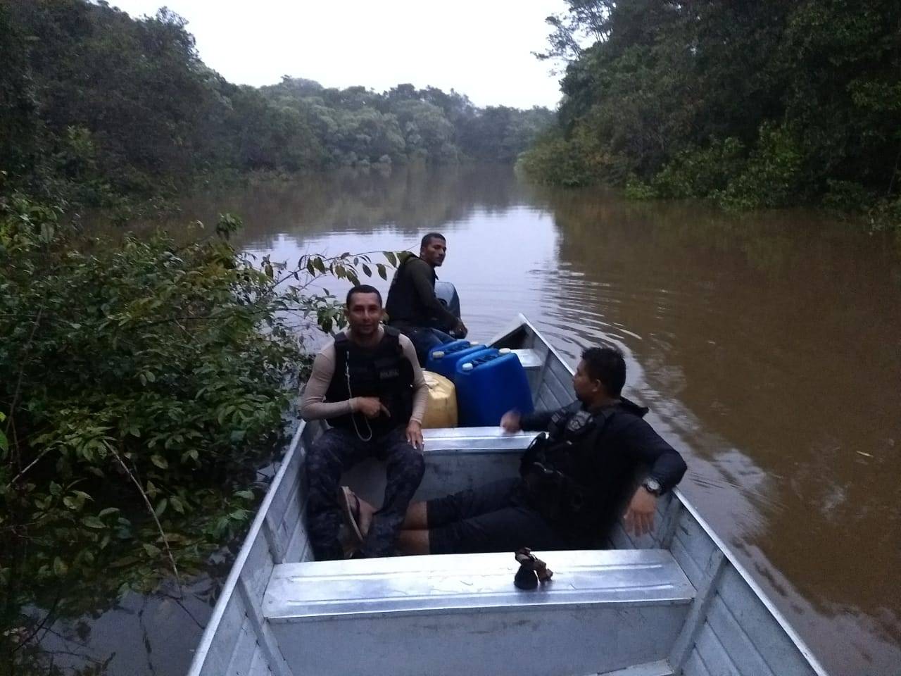 Com armamento pesado, grupo atira contra balsa da Funai no Amazonas 