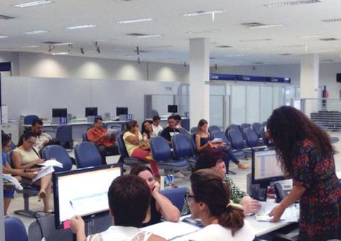 Bancos abrem em horário especial para atender público nesta segunda-feira