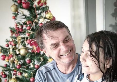 Bolsonaro relembra facada e fala em milagre na sua felicitação de natal