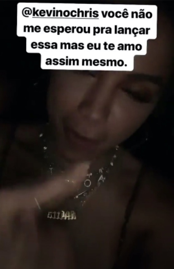 Anitta manda recado irônico para funkeiro que não a esperou para gravar música