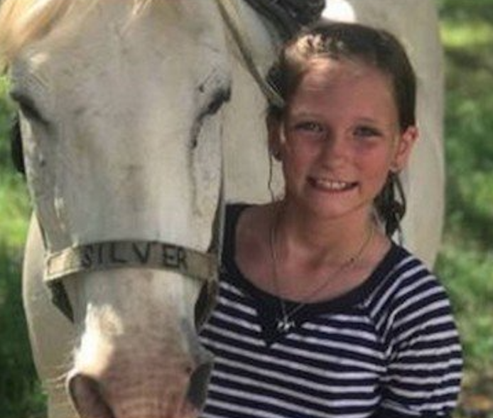 Tumor incurável no cérebro de menina desaparece 'misteriosamente' e choca médicos