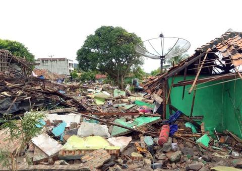 Passa de 400 número de mortos em tsunami na Indonesia