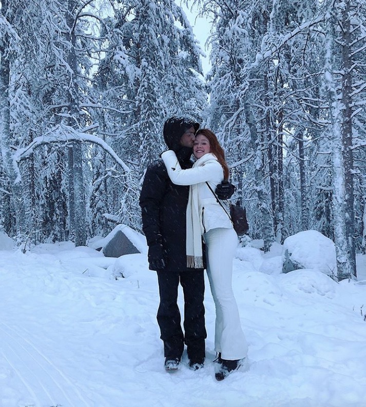 Marina Ruy Barbosa passa Natal debaixo de neve na Finlândia;  fotos e vídeos