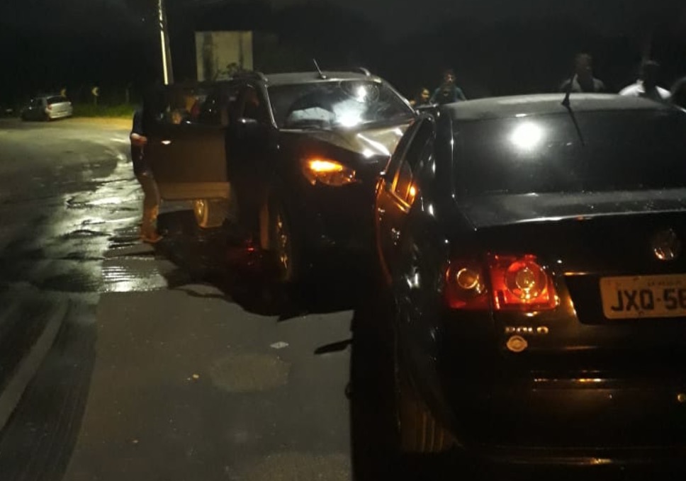 Motorista bêbado provoca acidente grave e deixa cinco feridos em Manaus