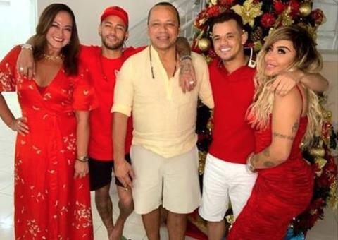 Neymar comemora Natal com festa luxuosa e vinho de R$1,3 mil 