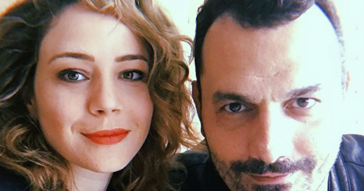 Leandra Leal posta foto rara da filha com pai e faz declaração para ex-marido