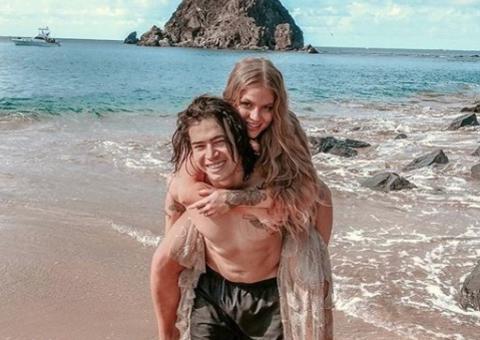 Whindersson Nunes posta foto sexy com Luísa Sonza e chama atenção para sunga