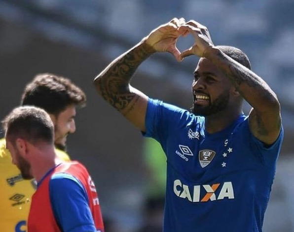 Abel revela desejo e Flamengo vai atrás da contratação de Dedé 