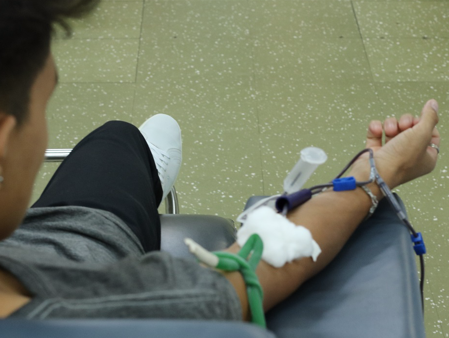 Com estoque crítico, Hemoam faz apelo urgente para doadores de sangue 