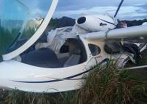Moradores encontram avião abandonado em mata no Amazonas