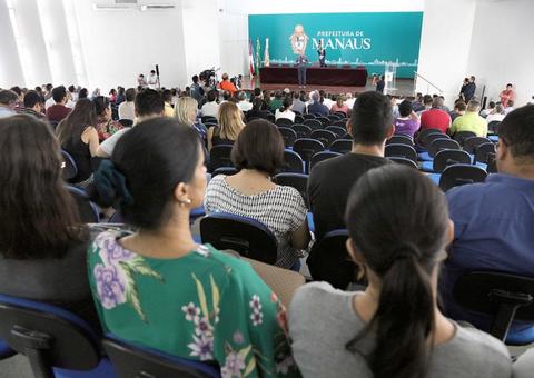 Prefeito inaugura auditório Isabel Victoria do Carmo Ribeiro em homenagem a mãe falecida 