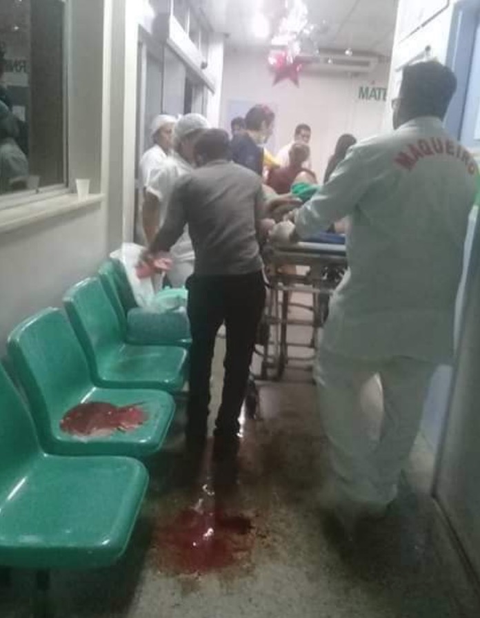 Mulher dá a luz no corredor de maternidade em Manaus 