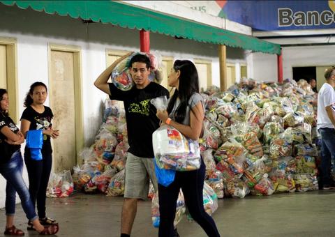 Famílias vítimas de incêndio continuam a receber donativos da prefeitura