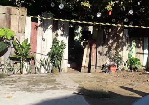 Sentando na frente de casa, homem é executado com tiros na cabeça em Manaus