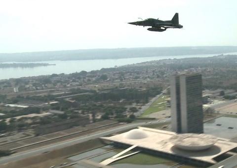 Temer autoriza abate de aviões 'suspeitos' que invadirem espaço aéreo na posse presidencial