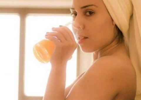 Mulher Melão posa nua e seguidores vão à loucura 