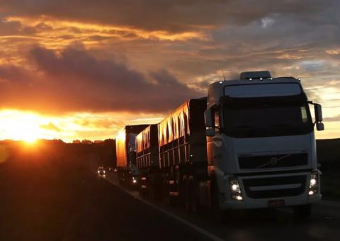 Mulher é estuprada por caminhoneiro durante 13 dias em carona do Paraná ao Ceará