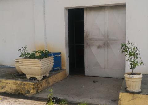 Assaltantes invadem PAC e agência dos Correios durante madrugada em Manaus