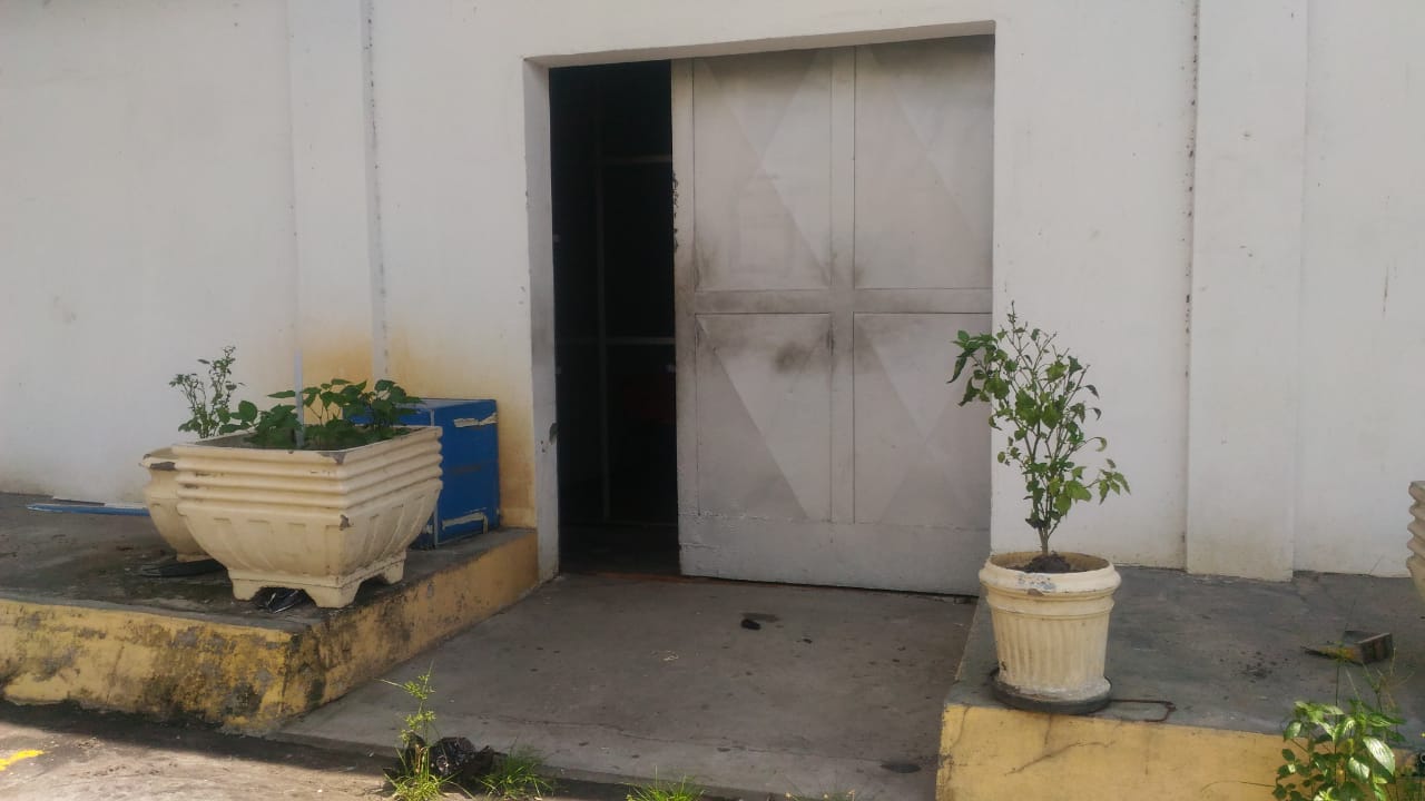 Assaltantes invadem PAC e agência dos Correios durante madrugada em Manaus