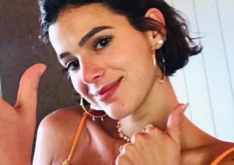 Com barriga à mostra, Bruna Marquezine surge de novo visual em Fernando de Noronha