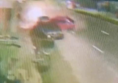 Vídeo mostra colisão entre carros após motorista se distrair durante sexo oral em Manaus