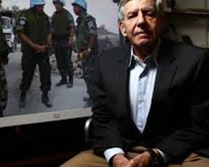 General confunde  slogan ao defender liberação de armas