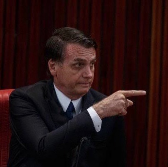 'Lixo marxista' é causa de baixa posição em ranking de ensino, diz Bolsonaro